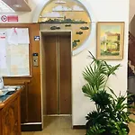 Готель Milano Градо