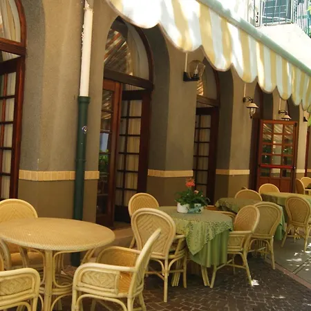 فندق Milano 3*