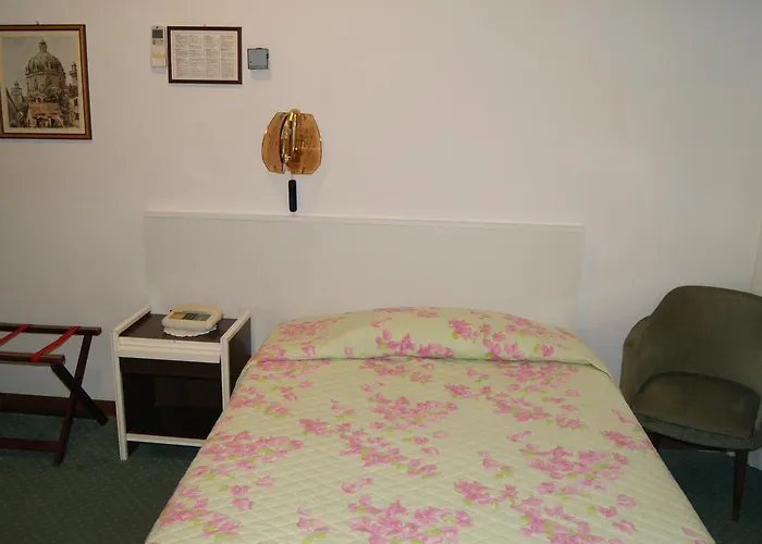 Milano Готель Градо